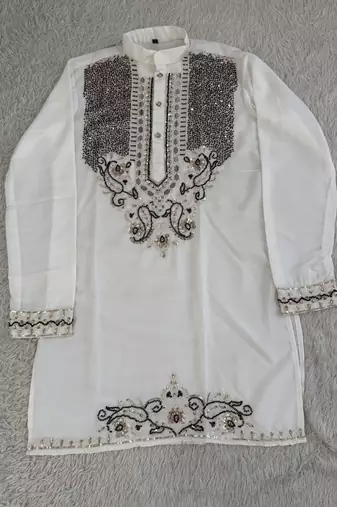 Off white silk blend heavy thread & sequins embroidered kurta with straight pant