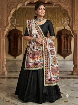 White mirror work dupion silk embroidered dupatta 1
