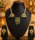 Emerald mayuri pearl set
