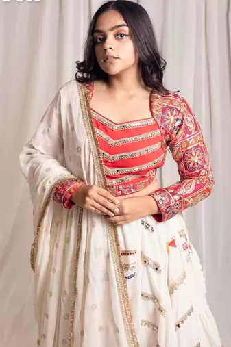 Vintage vibe top red full sleeves
