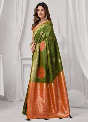 Women's green soft silk zari woven saree with blouse 3