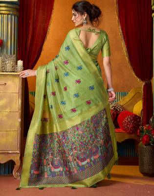 Women's green modal zari woven saree with blouse 5