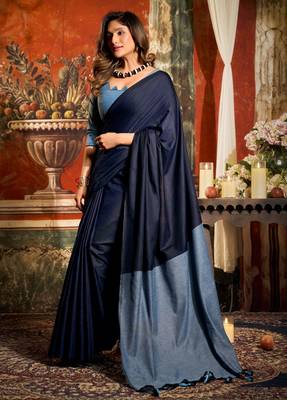 Women's navy blue cotton contrast pallu saree with blouse 3