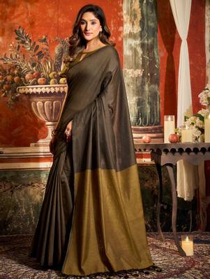 Women's coffee cotton contrast pallu saree with blouse 3