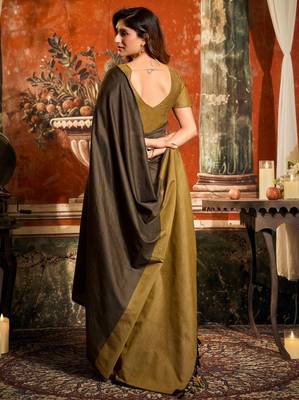 Women's coffee cotton contrast pallu saree with blouse 5