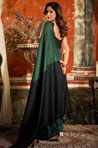 Women's bottle green cotton contrast pallu saree with blouse