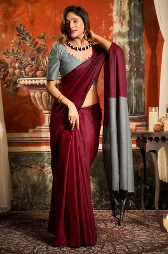 Women's maroon cotton contrast pallu saree with blouse