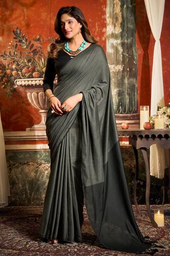 Women's dark grey cotton contrast pallu saree with blouse
