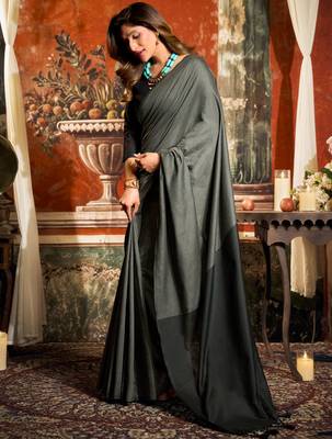 Women's dark grey cotton contrast pallu saree with blouse 3