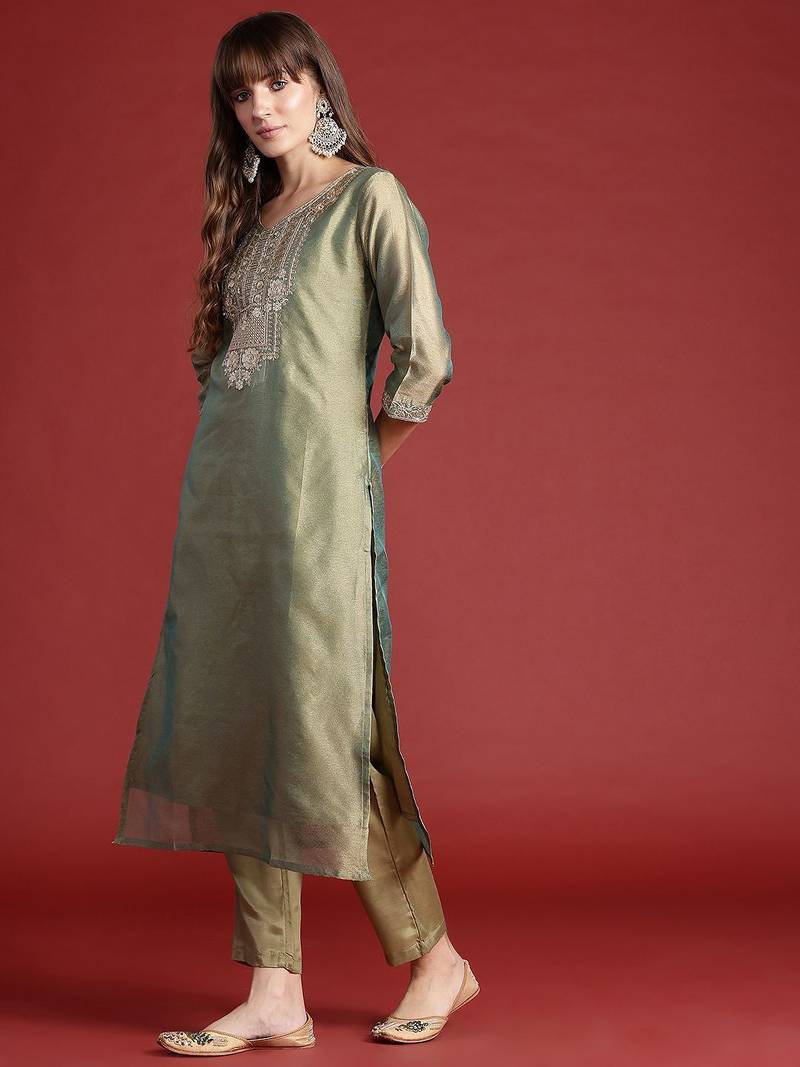 Ethnic Motifs Embroidered Sequinned Liva Republic Day Kurta With Trousers & Dupatta