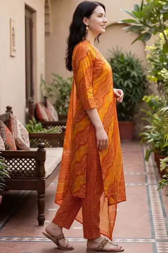 Women Ethnic Motifs Printed Regular Thread Work Kurta with Trousers & With Dupatta