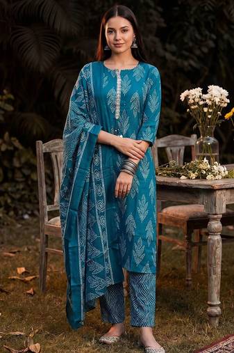 Women Ethnic Motifs Printed Thread Work Linen Kurta with Trousers & With Dupatta