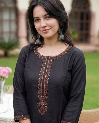 Women Ethnic Motifs Embroidered Regular Thread Work Kurta with Trousers & With Dupatta 3