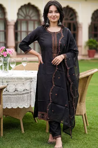 Women Ethnic Motifs Embroidered Regular Thread Work Kurta with Trousers & With Dupatta