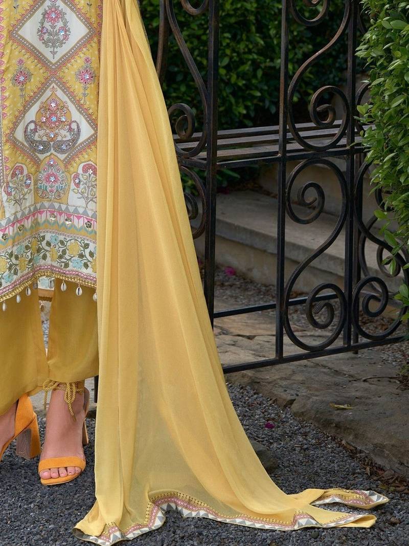 Women Ethnic Motifs Printed Regular Thread Work Liva Kurta with Trousers & With Dupatta