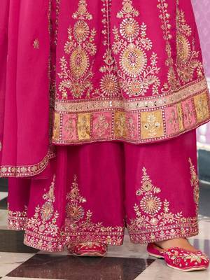 Women Floral Embroidered Kurta with Palazzo & Dupatta 7