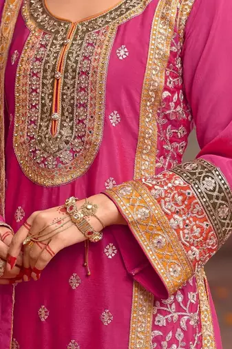 Women Floral Embroidered Regular Sequinned Kurta with Sharara & With Dupatta