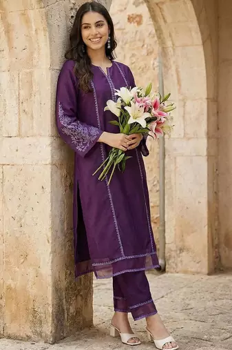 Women Ethnic Motifs Embroidered Regular Thread Work Kurta with Trousers