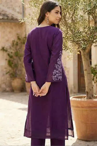Women Ethnic Motifs Embroidered Regular Thread Work Kurta with Trousers
