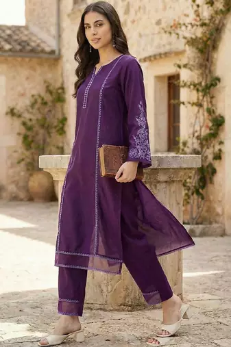 Women Ethnic Motifs Embroidered Regular Thread Work Kurta with Trousers
