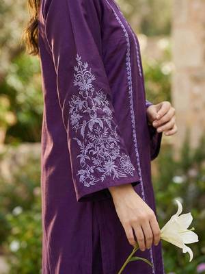 Women Ethnic Motifs Embroidered Regular Thread Work Kurta with Trousers 6