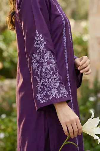 Women Ethnic Motifs Embroidered Regular Thread Work Kurta with Trousers