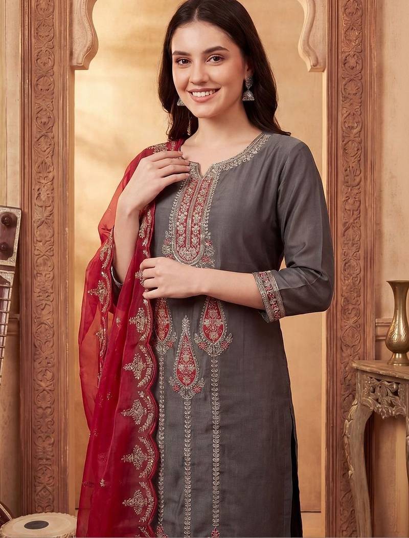 Women Ethnic Motifs Embroidered Regular Thread Work Kurta with Trousers & With Dupatta