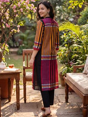 Women Printed Regular Pure Cotton Kurta with Trousers 4