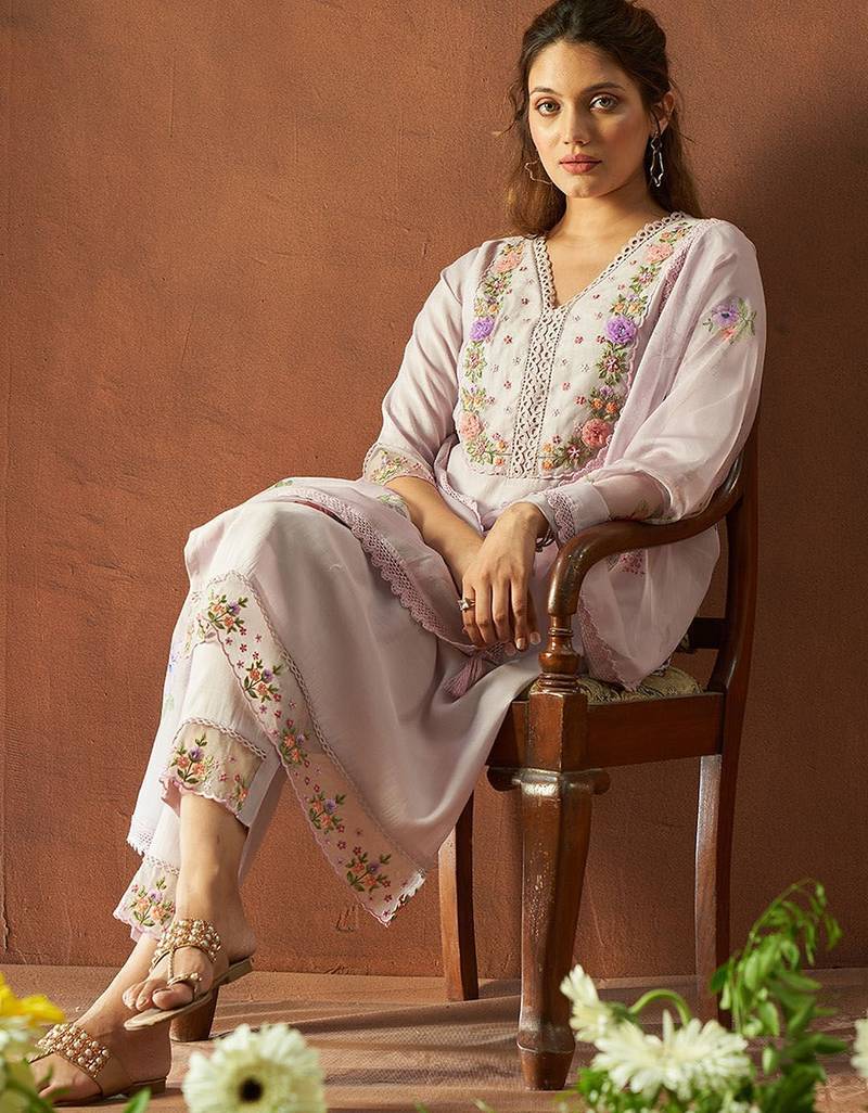 Floral Embroidered Thread Work V-Neck Straight Kurta With Trousers & Dupatta