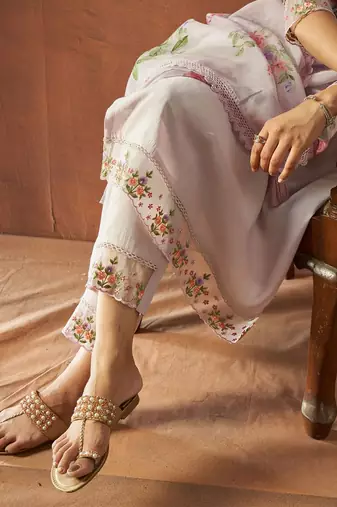 Floral Embroidered Thread Work V-Neck Straight Kurta With Trousers & Dupatta