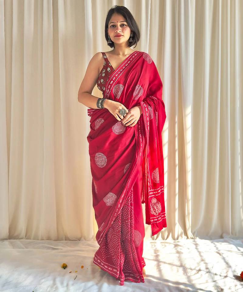 Printed floral ethnic motifs linen digital saree with blouse piece