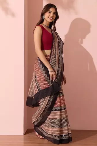 Printed floral ethnic motifs linen digital saree with blouse piece