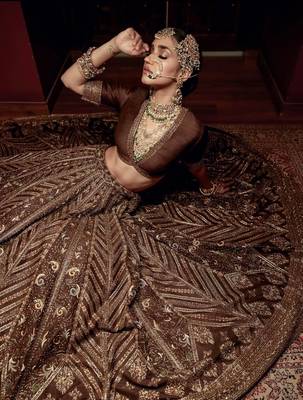Women's Dark Brown Embroidered Designer Lehenga Choli with V-Neck Blouse & Dupatta 4
