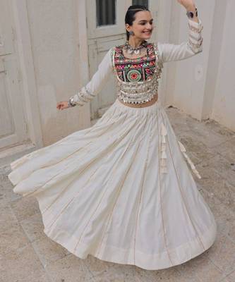 off white silk blend plain Navratri lehenga choli 3