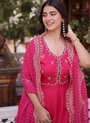 Pink beads & thread work mul chanderi kurti set 2