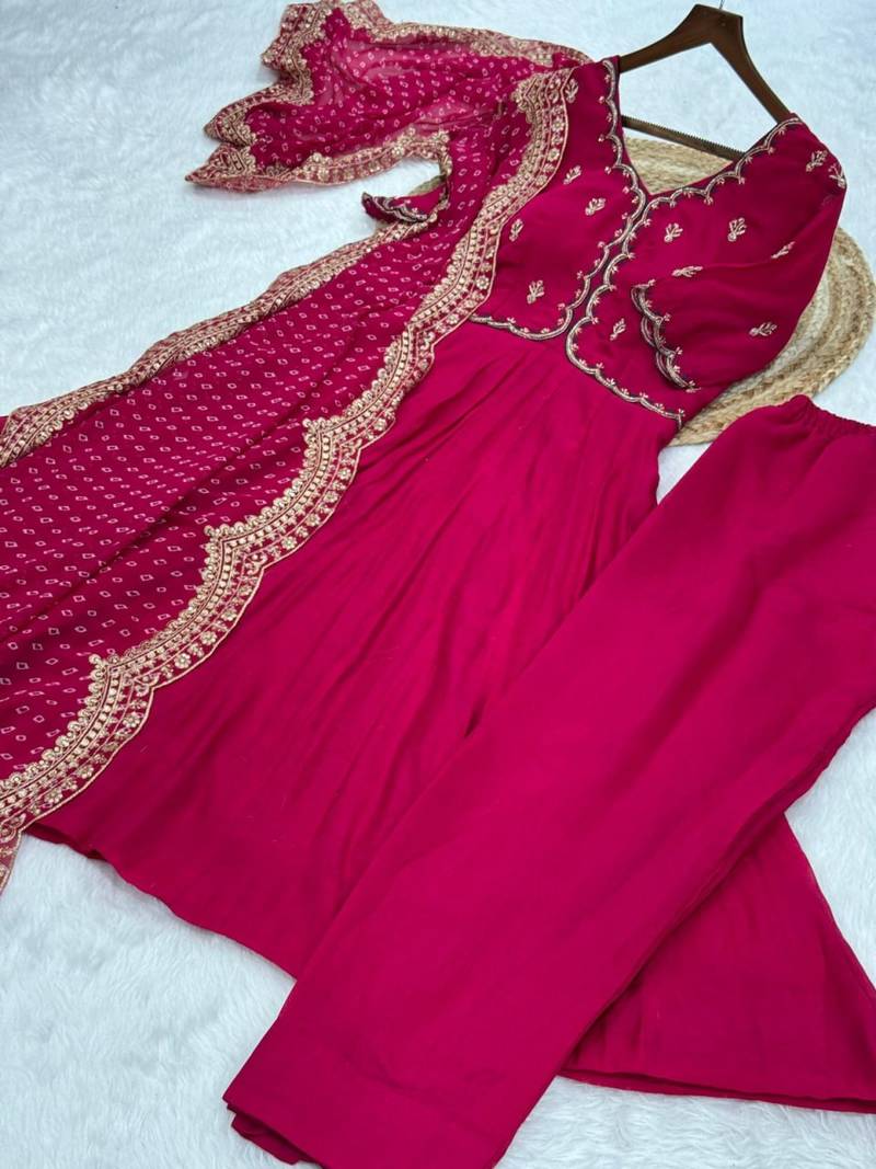 Pink beads & thread work mul chanderi kurti set