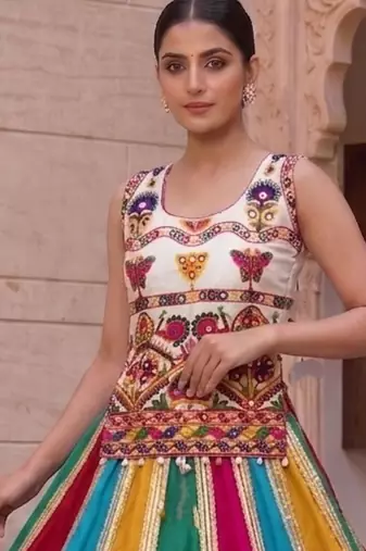 Multicolor embroidered cotton round-neck blouse