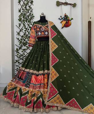 Green Navratri Muslin Cotton Chaniya Choli with Mirror Work 2