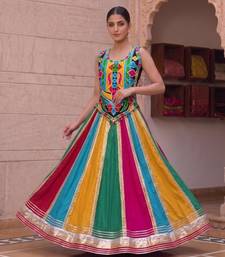 Multicolor embroidered cotton u-neck blouse