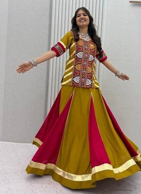 NAVRATRI WEAR GREEN COLOR COTTON FLARED LEHENGA WITH COTTON KEDIYA TOP FULL STITCHED. 1