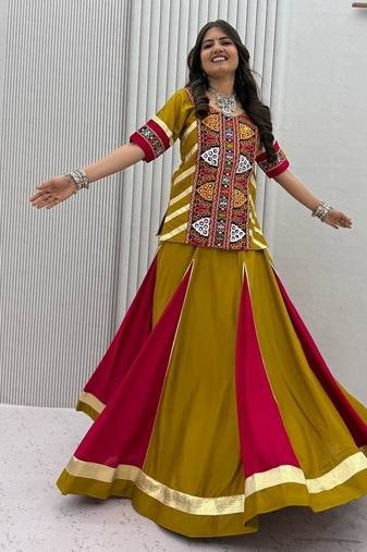 NAVRATRI WEAR GREEN COLOR COTTON FLARED LEHENGA WITH COTTON KEDIYA TOP FULL STITCHED.