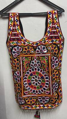 Multicolor embroidered cotton u-neck blouse 2