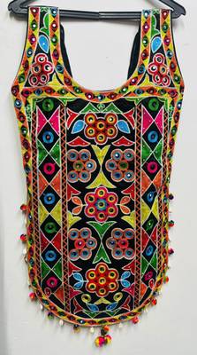 Multicolor embroidered cotton u-neck blouse 2