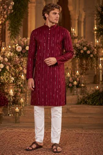 Maroon embroidered cotton straight kurta