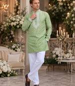 Green embroidered silk blend straight kurta