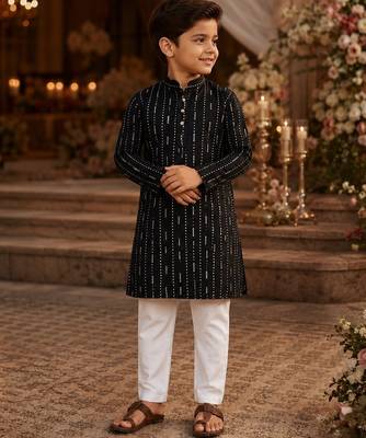 Black embroidered cotton straight kurta 1