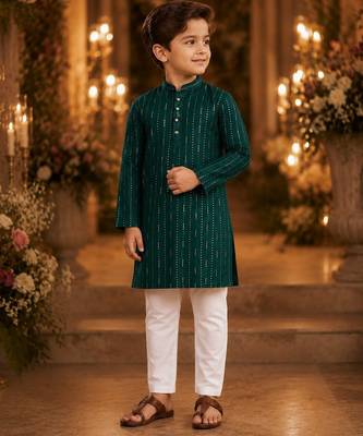 Green embroidered cotton straight kurta 1
