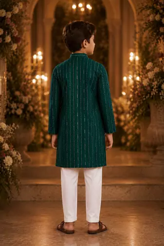 Green embroidered cotton straight kurta