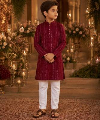 Maroon embroidered cotton straight kurta 1