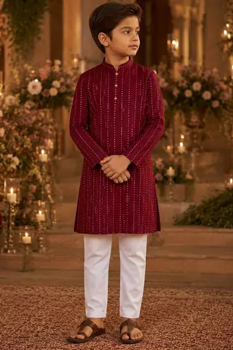 Maroon embroidered cotton straight kurta